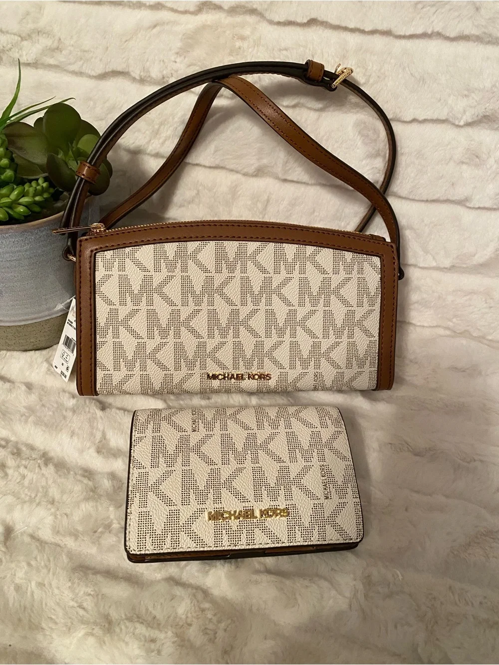 Brand New Michael Kors Crossbody Bag and Wallet Set